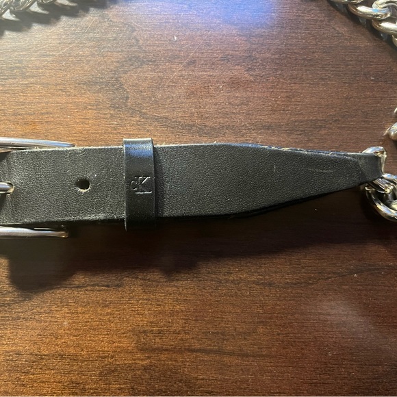 Calvin Klein Leather and Chain belt size medium - Picture 2 of 2
